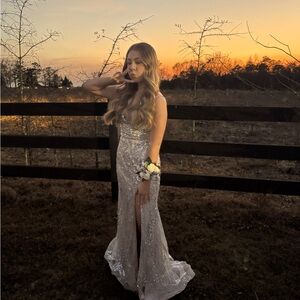 Meet your Posher, Kenz